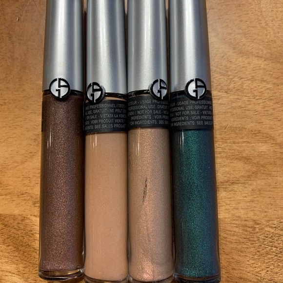 Armani Cream eyeshadow - Picture 1 of 3